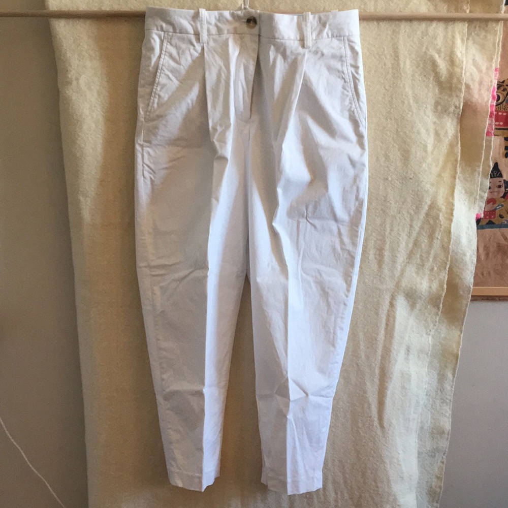Aritzia Chino Mid-rise Carrot Pant
